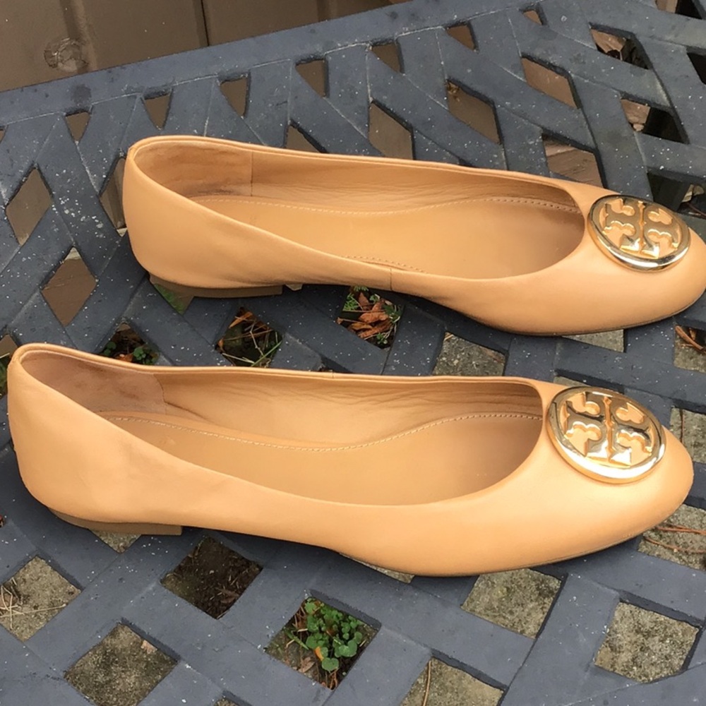 Tory Burch Tan Leather Logo Ballet Flats - Picture 4 of 8